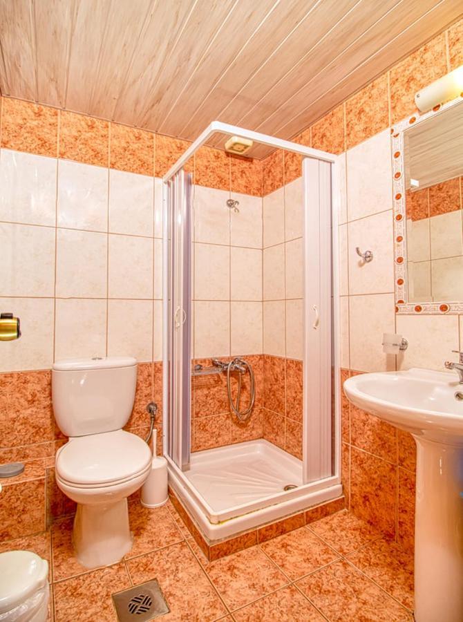 Kydoni Apartments And Studios Agia Marina Buitenkant foto