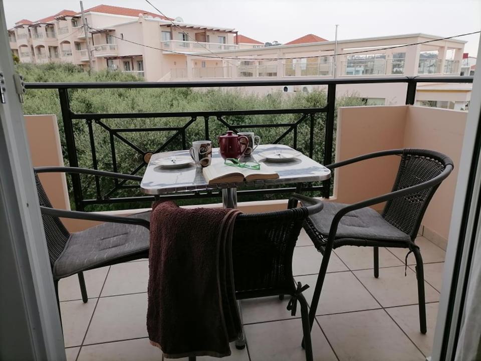 Kydoni Apartments And Studios Agia Marina Buitenkant foto