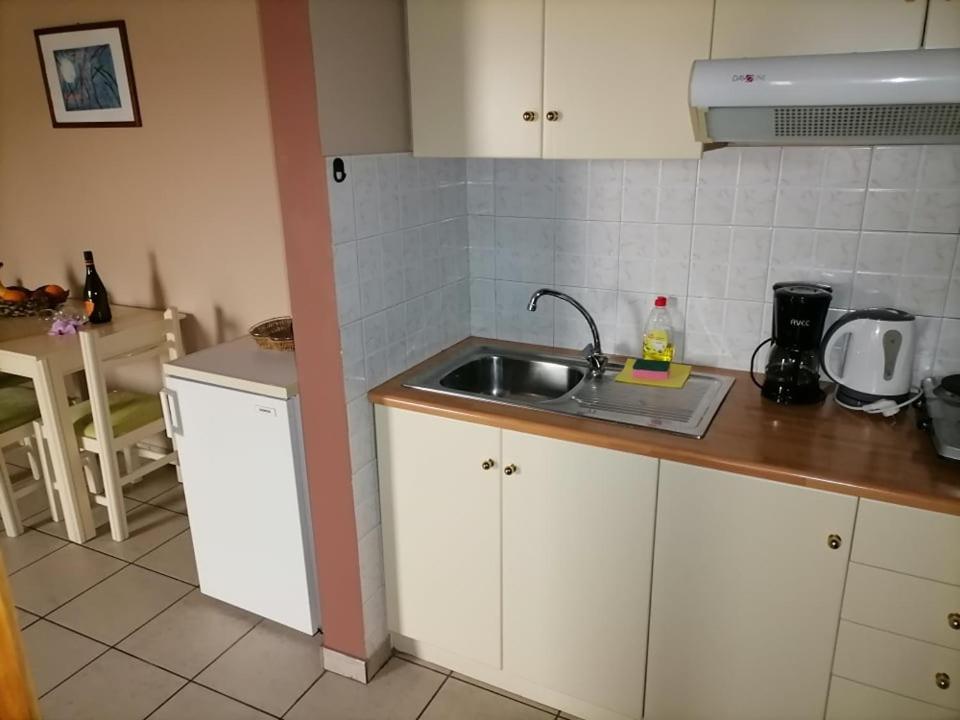 Kydoni Apartments And Studios Agia Marina Buitenkant foto